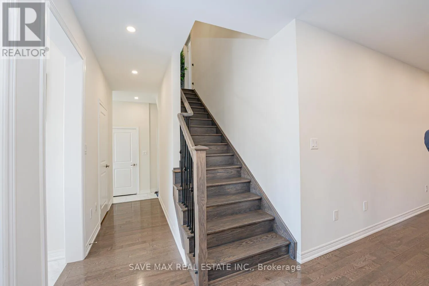 22 FRUITVALE CIRCLE