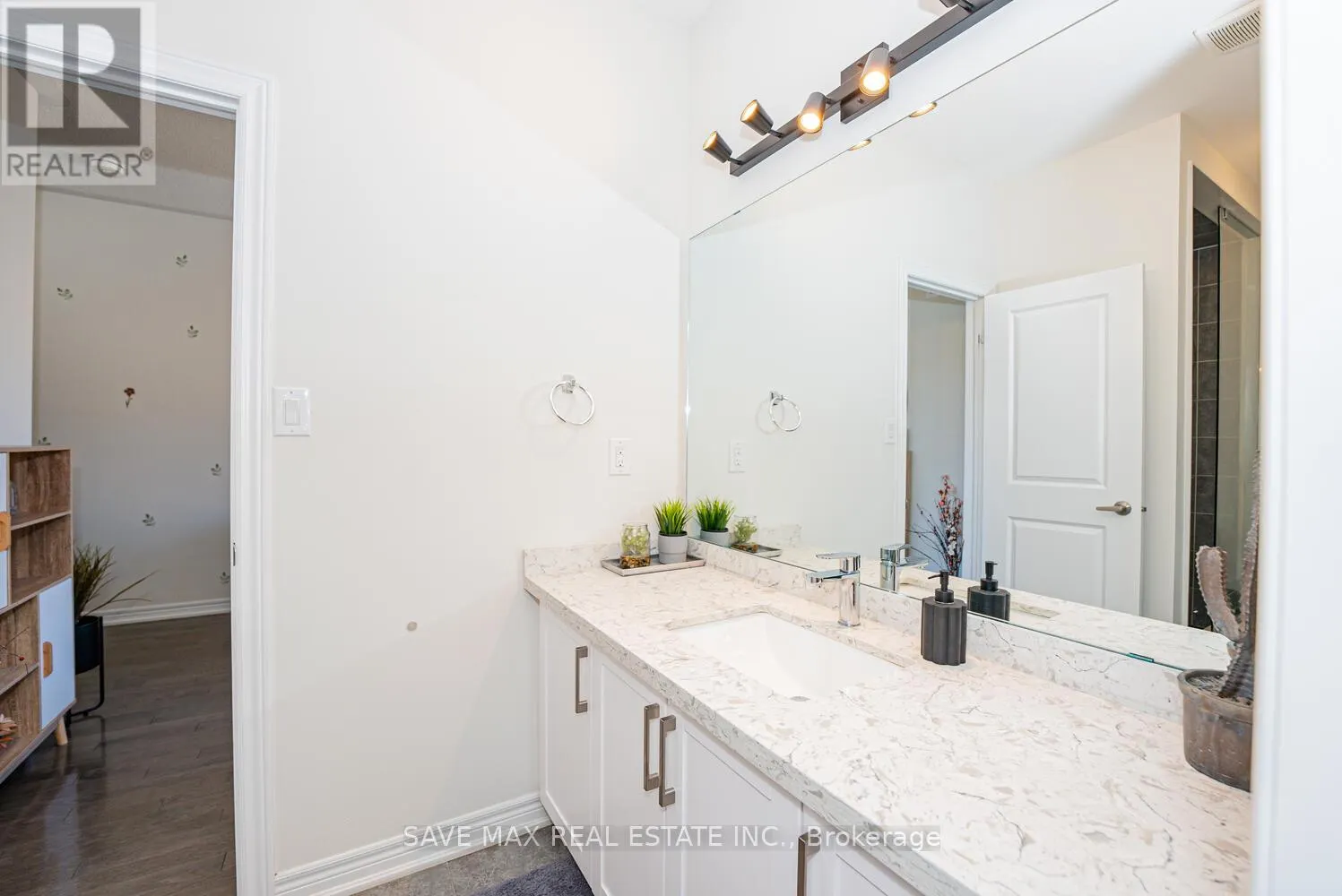 22 FRUITVALE CIRCLE