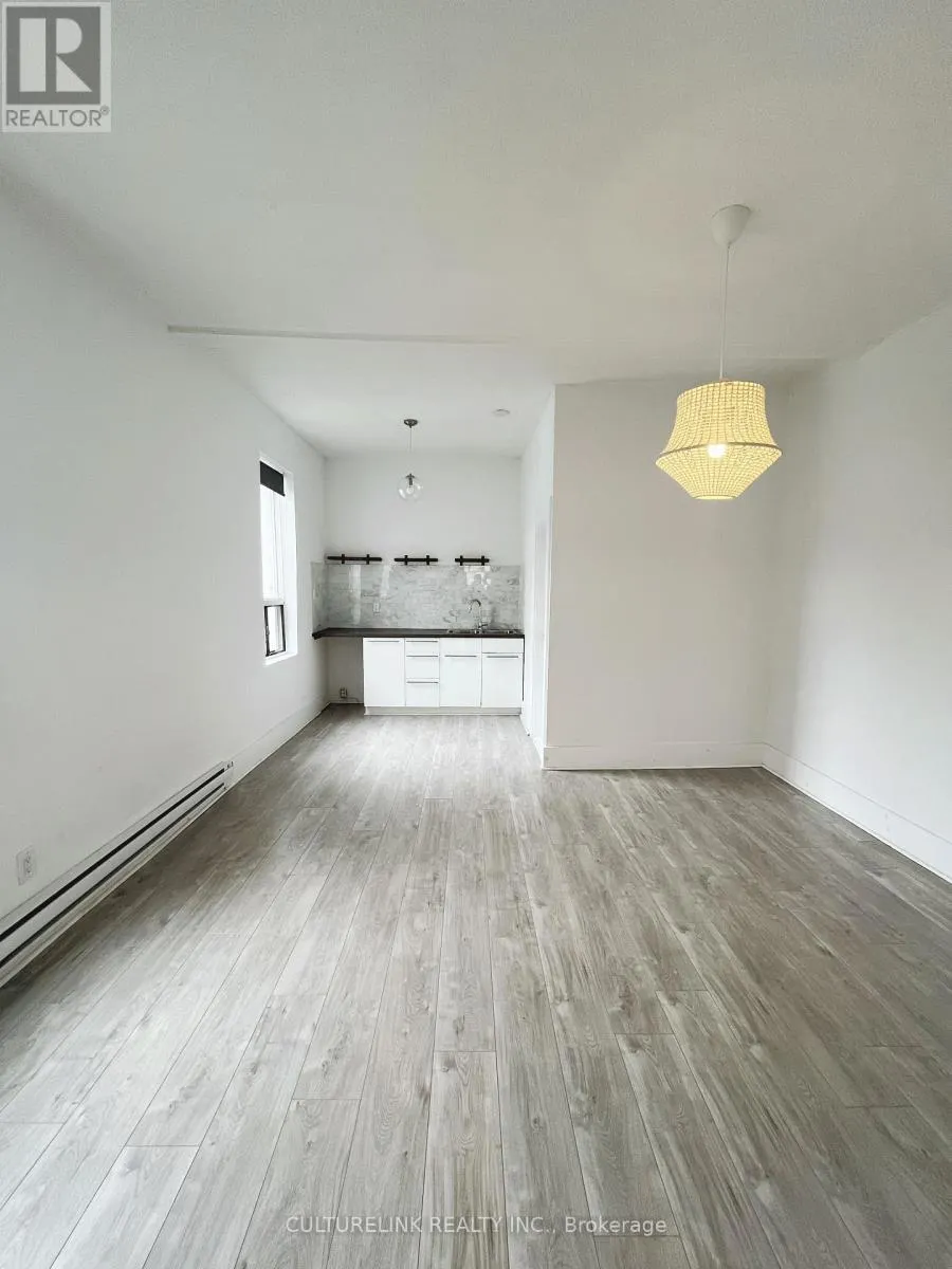 MAIN FLOOR - 208 CHRISTIE STREET