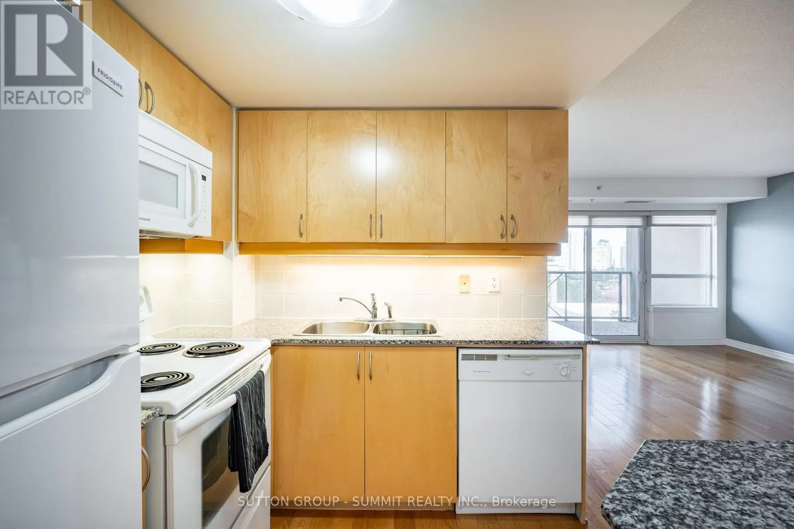 808 - 350 PRINCESS ROYAL DRIVE S