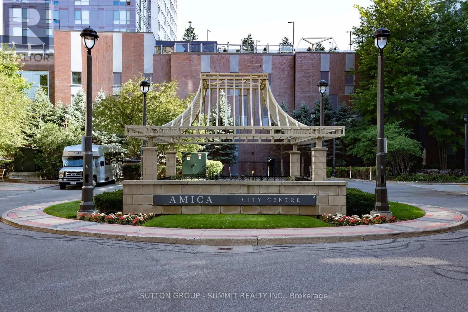 808 - 350 PRINCESS ROYAL DRIVE S