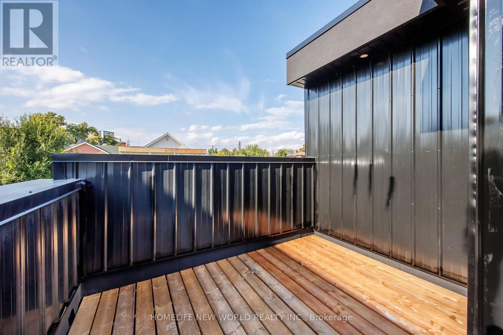 LEASE - LANEWAY - 43 BATAVIA AVENUE