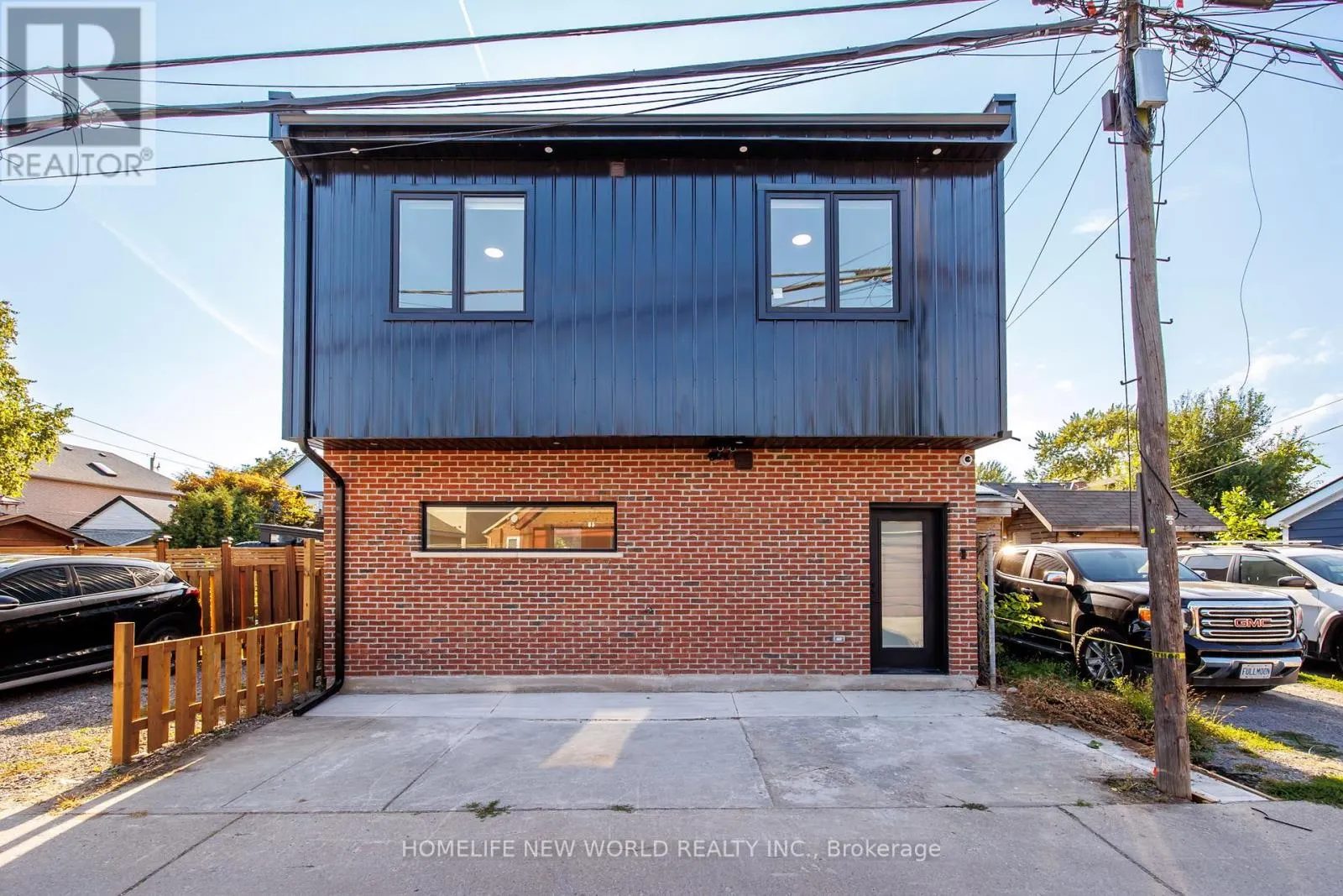 LEASE - LANEWAY - 43 BATAVIA AVENUE