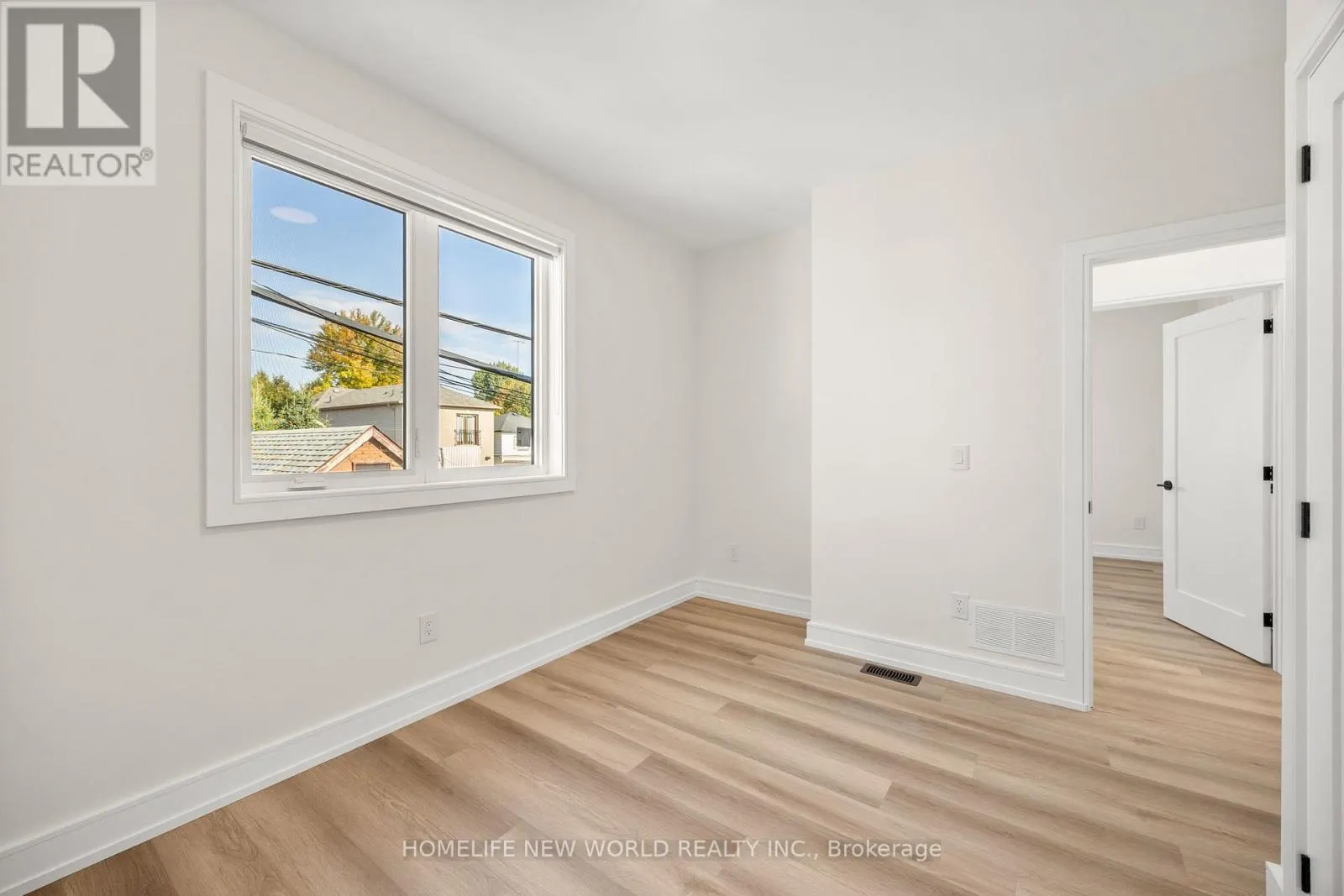 LEASE - LANEWAY - 43 BATAVIA AVENUE