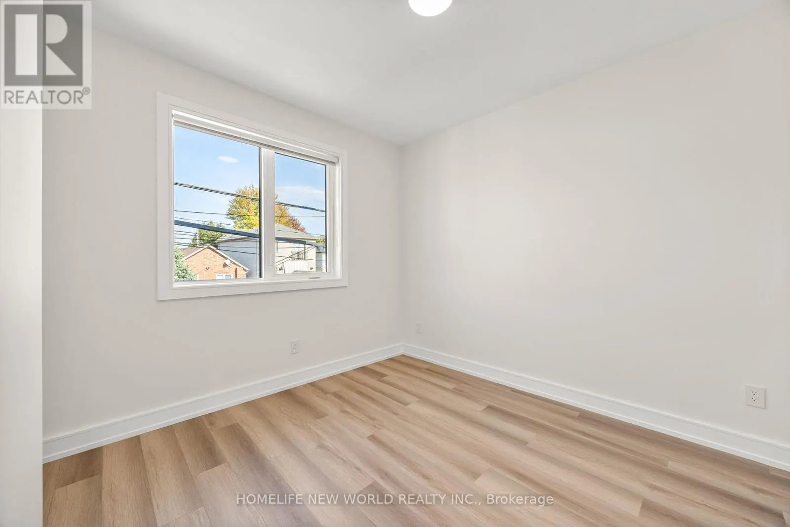LEASE - LANEWAY - 43 BATAVIA AVENUE