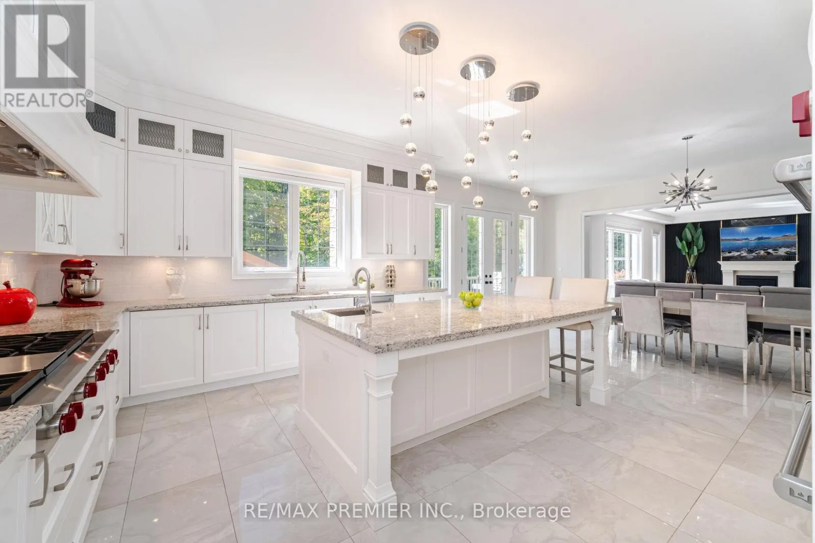 18 ERINTOWN CRESCENT