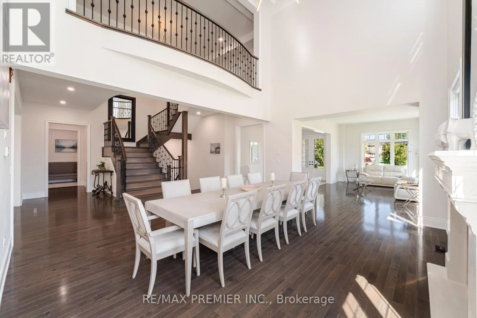 18 ERINTOWN CRESCENT