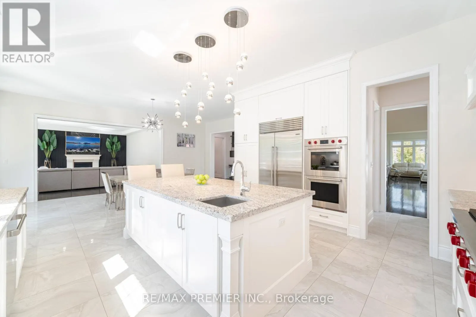 18 ERINTOWN CRESCENT