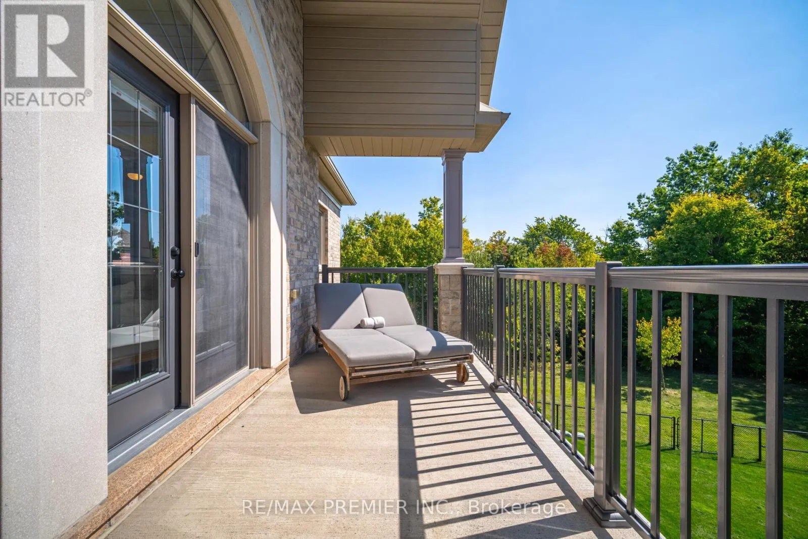 18 ERINTOWN CRESCENT