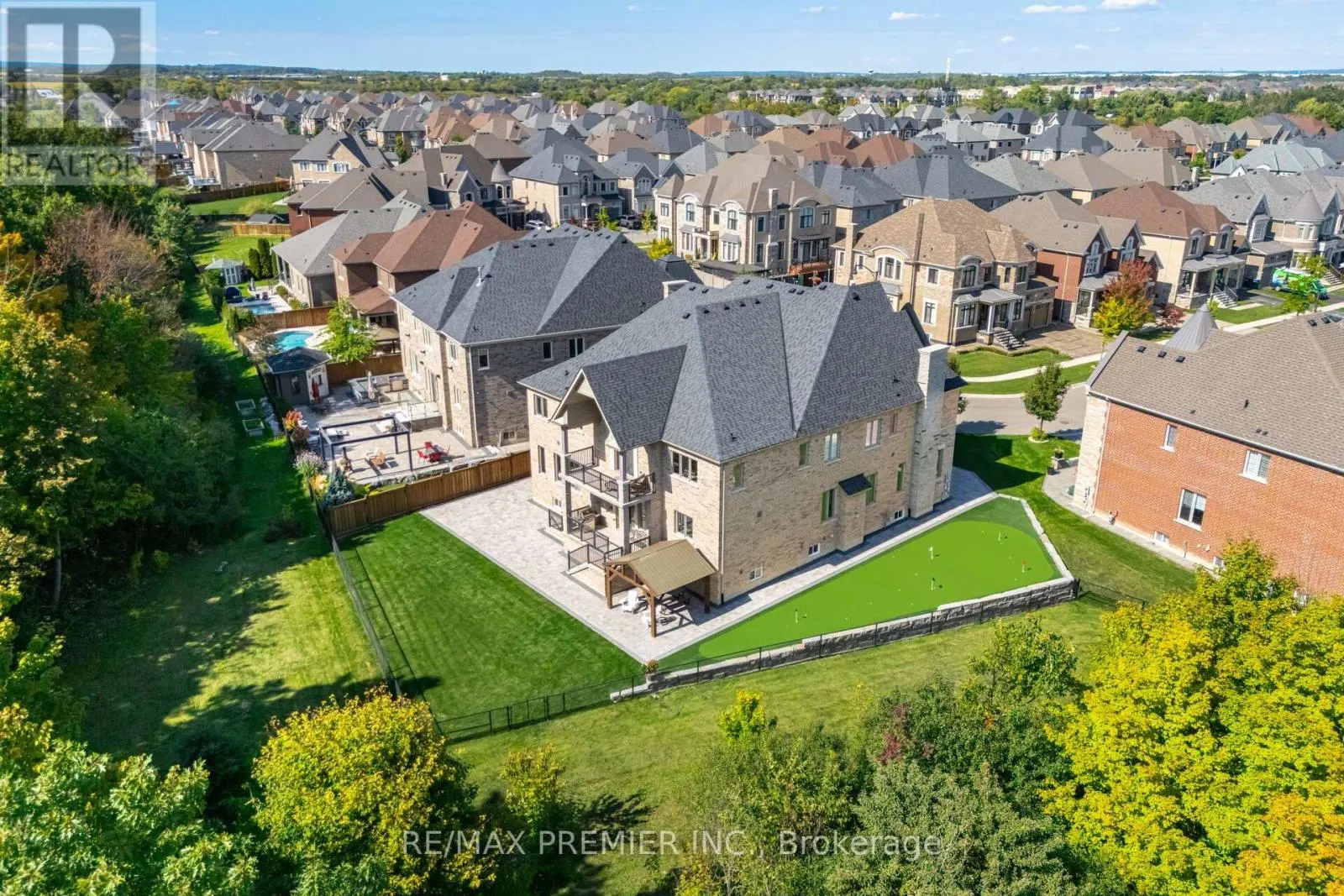 18 ERINTOWN CRESCENT