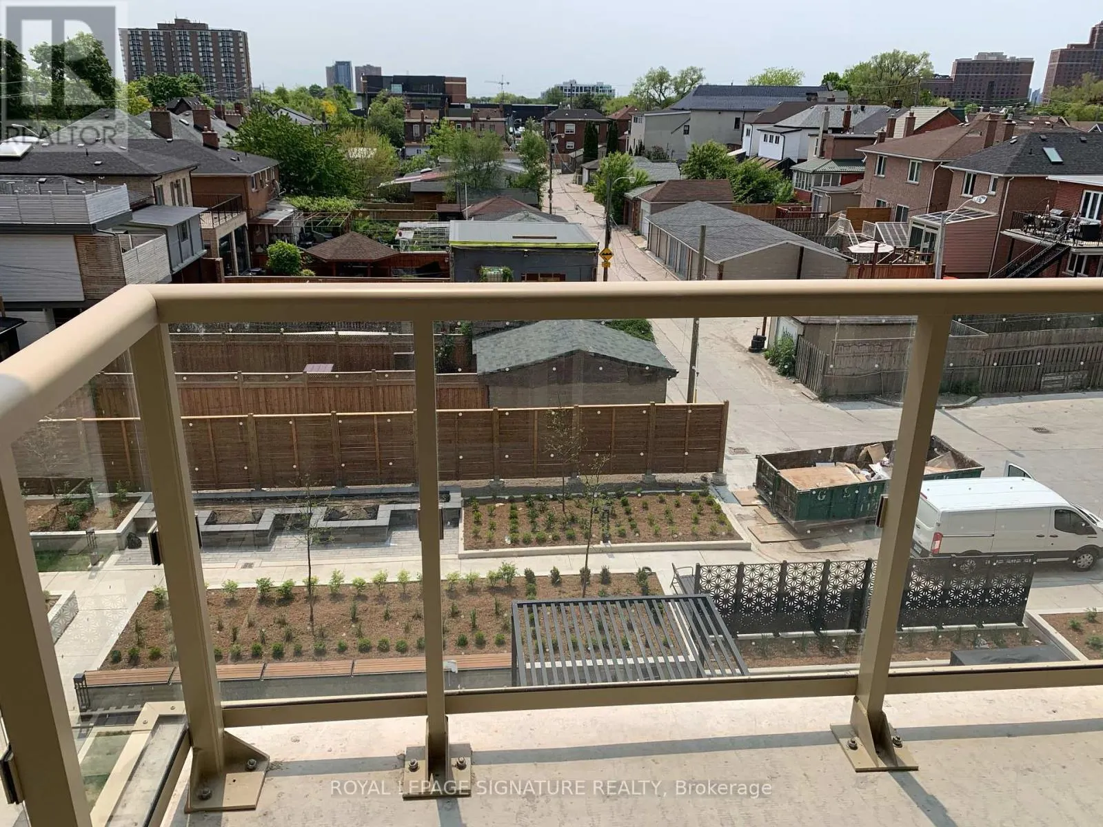 431 - 1787 ST CLAIR AVENUE W