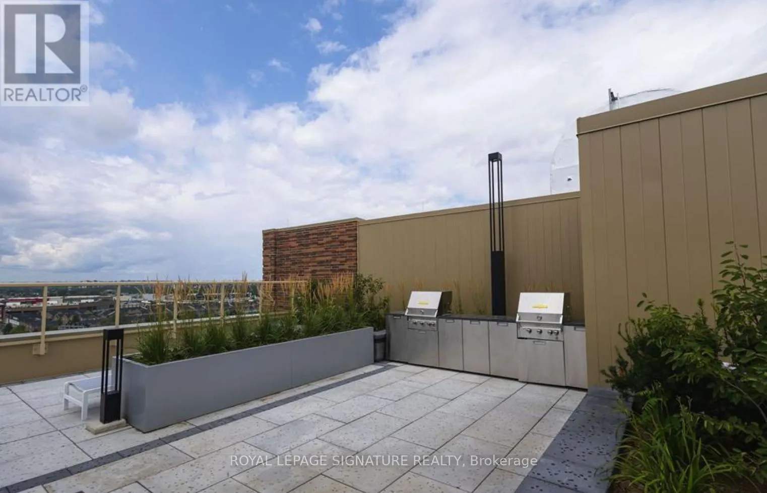 431 - 1787 ST CLAIR AVENUE W