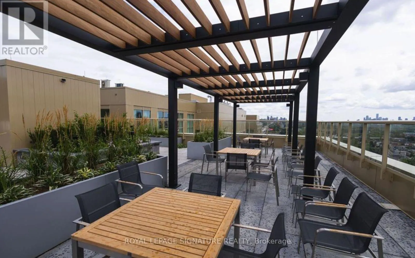 431 - 1787 ST CLAIR AVENUE W