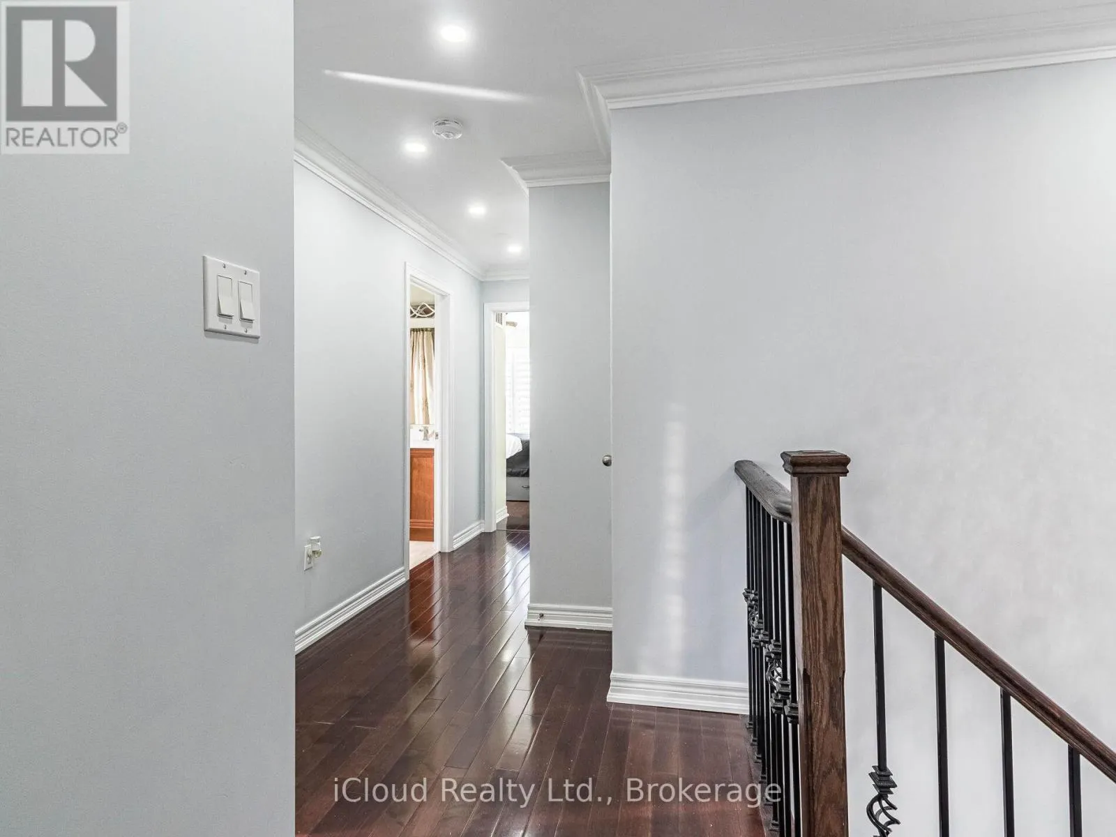 42 SWANCREEK COURT