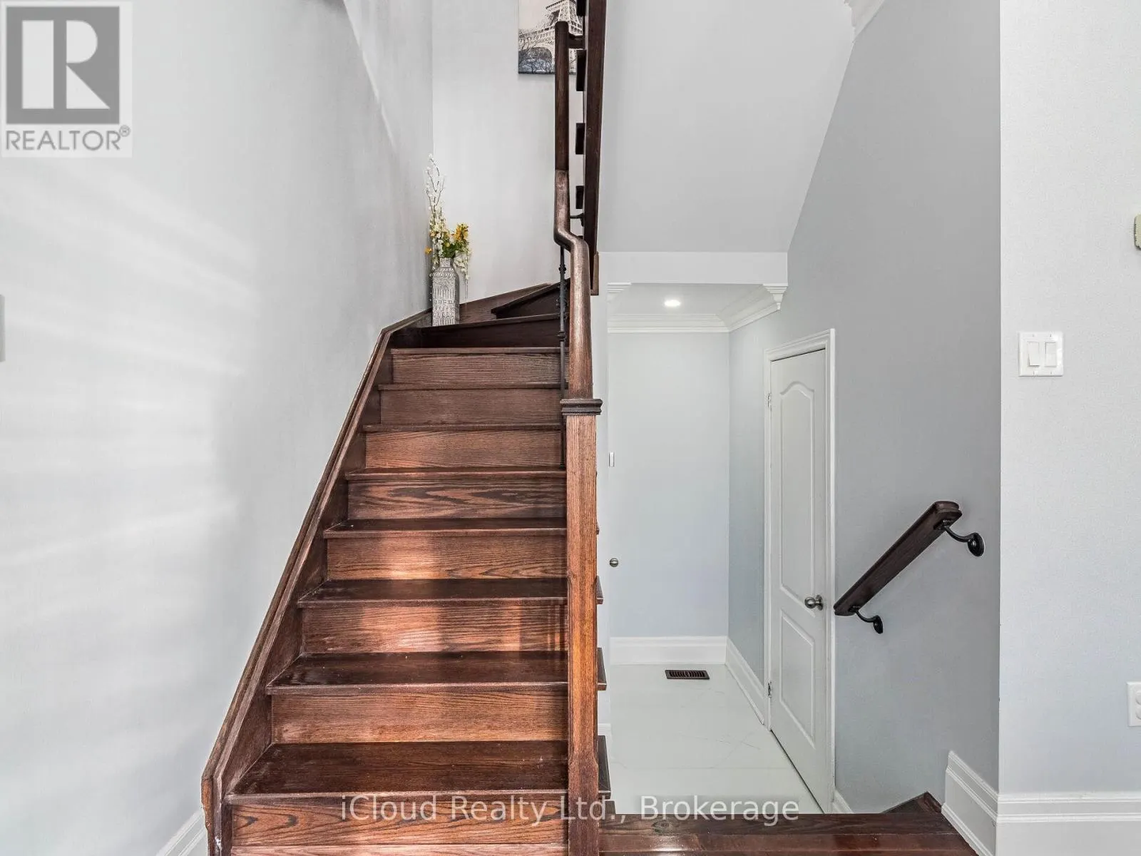 42 SWANCREEK COURT