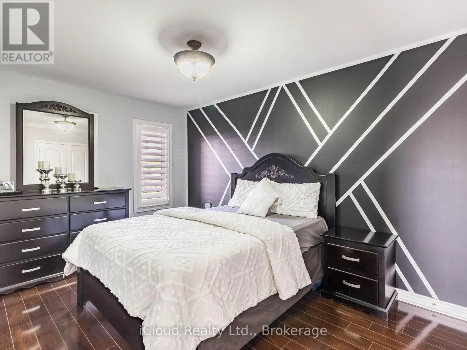 42 SWANCREEK COURT