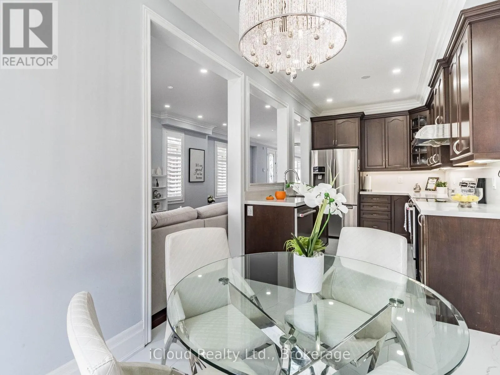 42 SWANCREEK COURT
