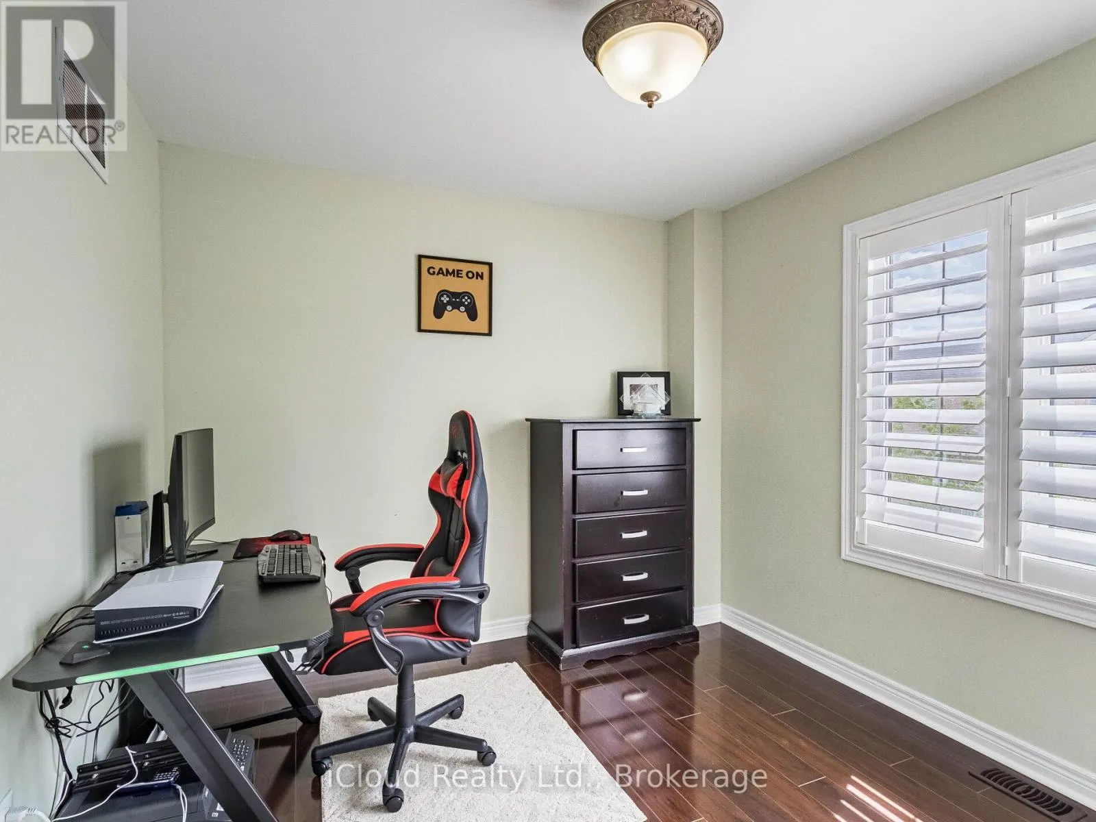 42 SWANCREEK COURT
