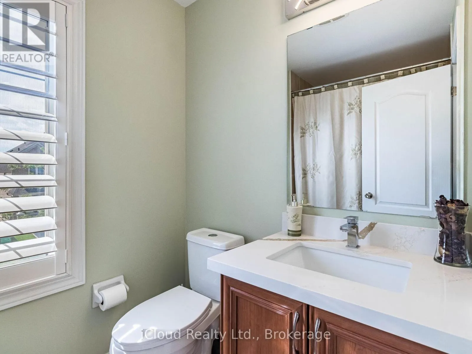 42 SWANCREEK COURT