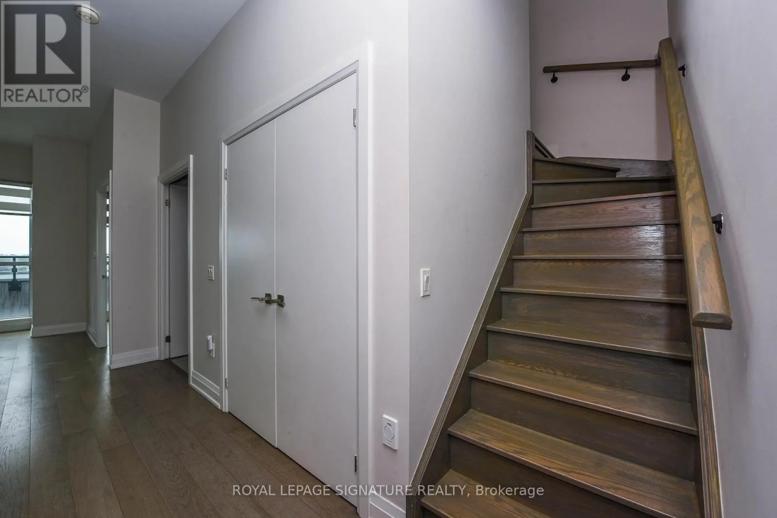 526 - 4085 PARKSIDE VILLAGE DRIVE E