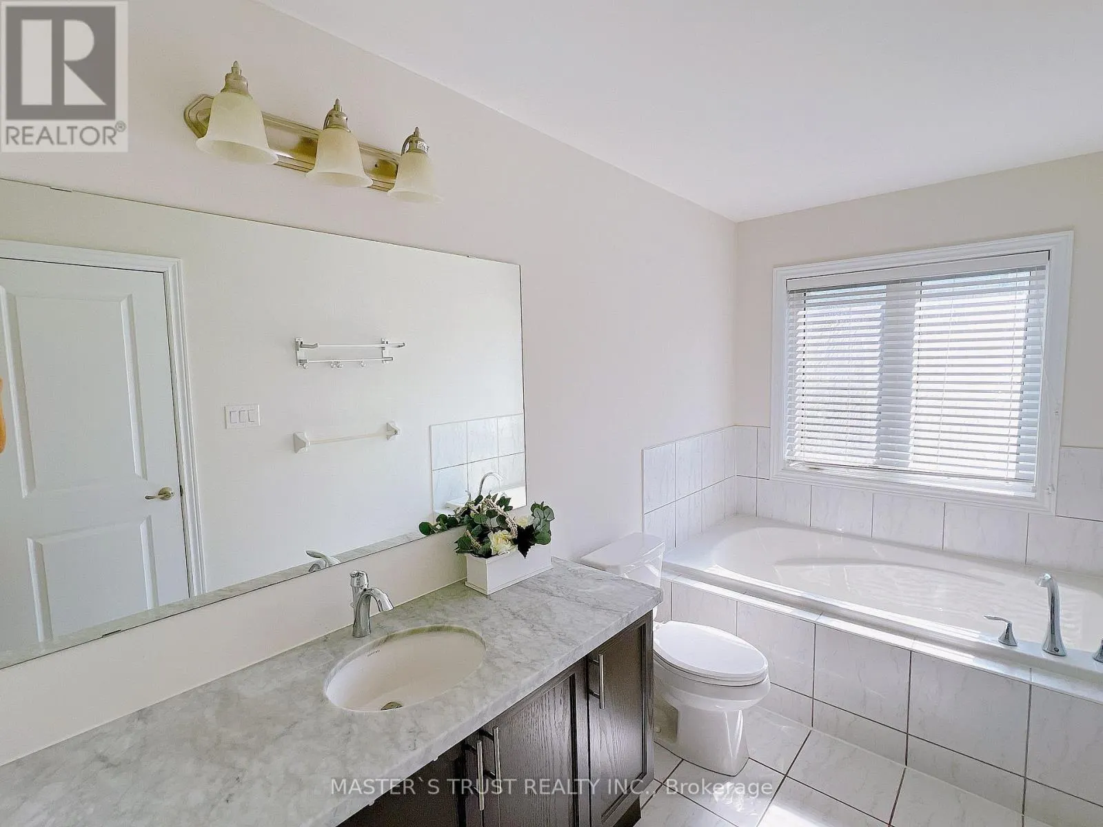 116 ORCHARDCROFT ROAD S