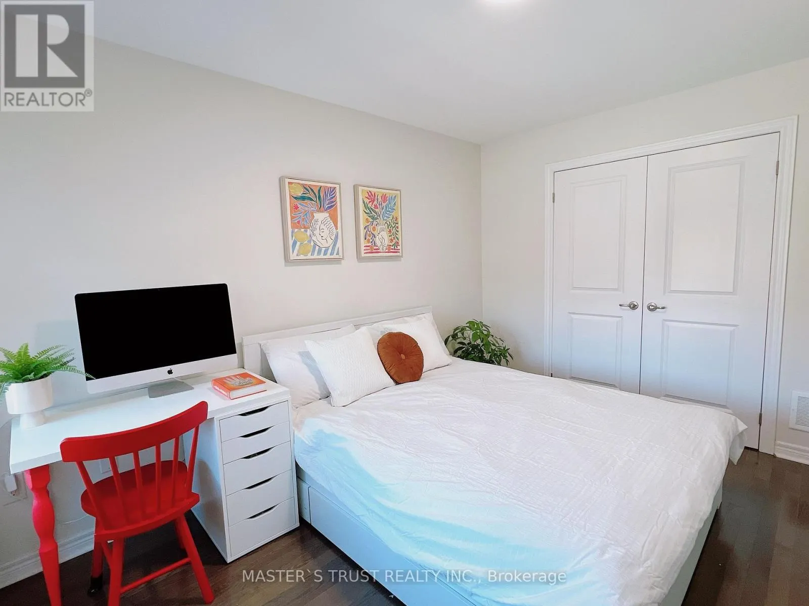 116 ORCHARDCROFT ROAD S