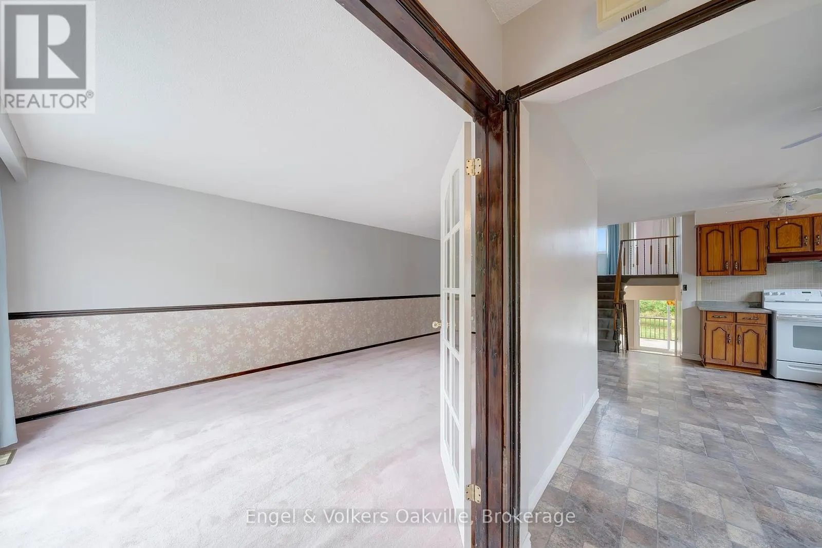 1487 KENILWORTH CRESCENT