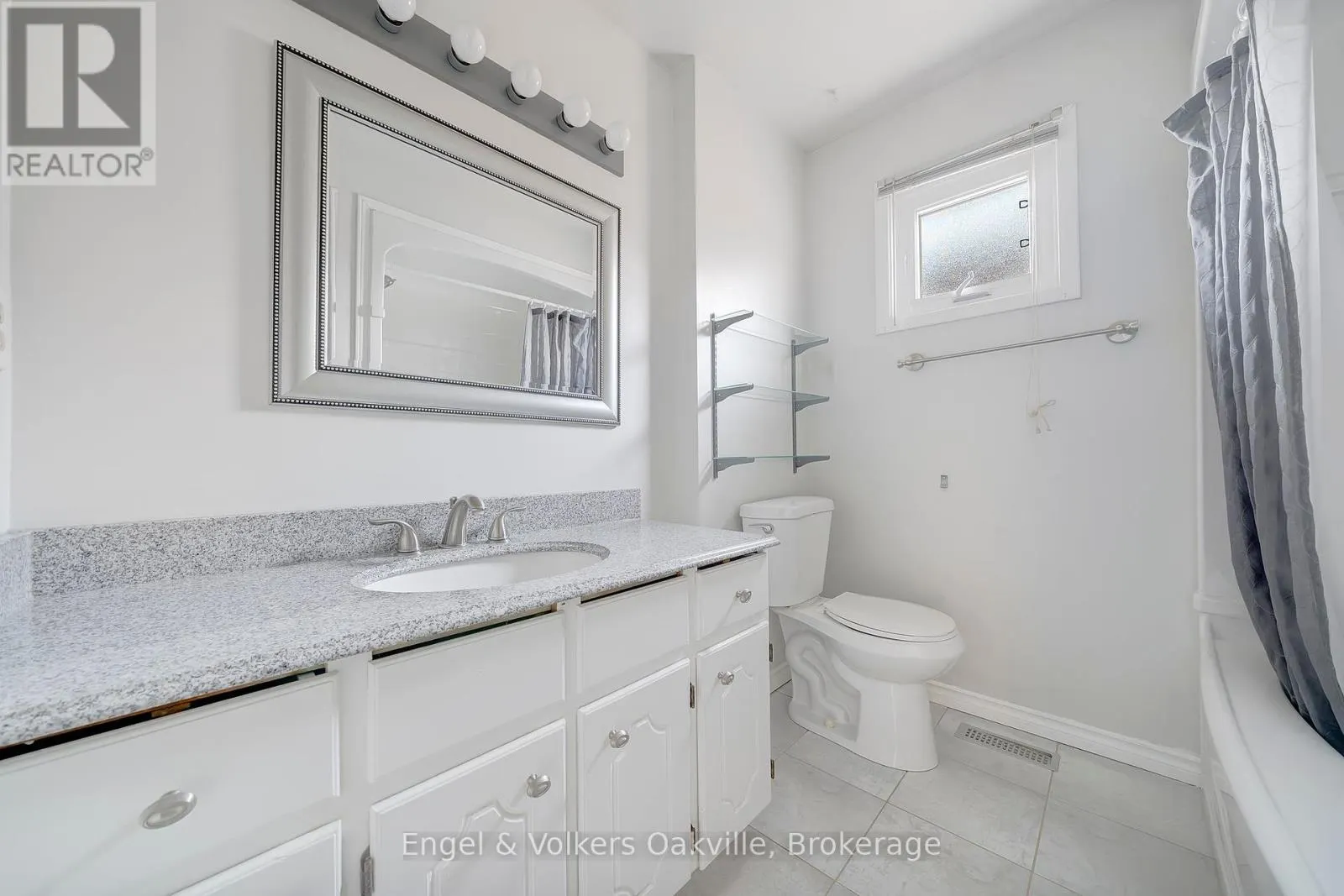 1487 KENILWORTH CRESCENT