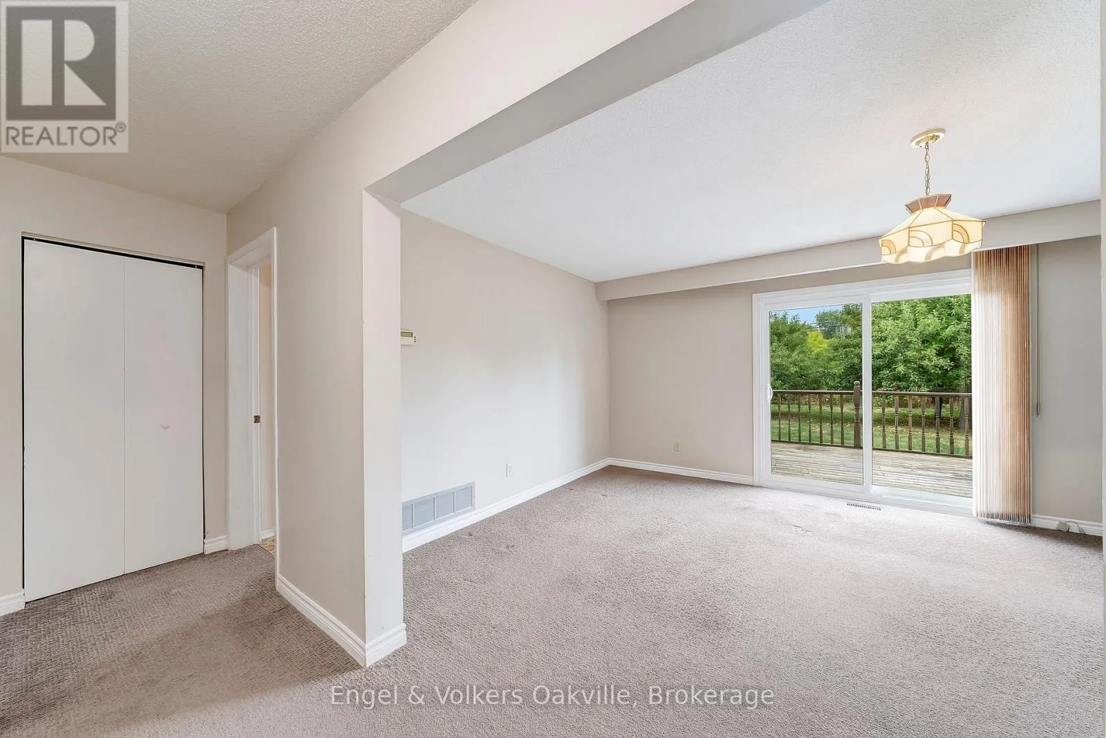 1487 KENILWORTH CRESCENT