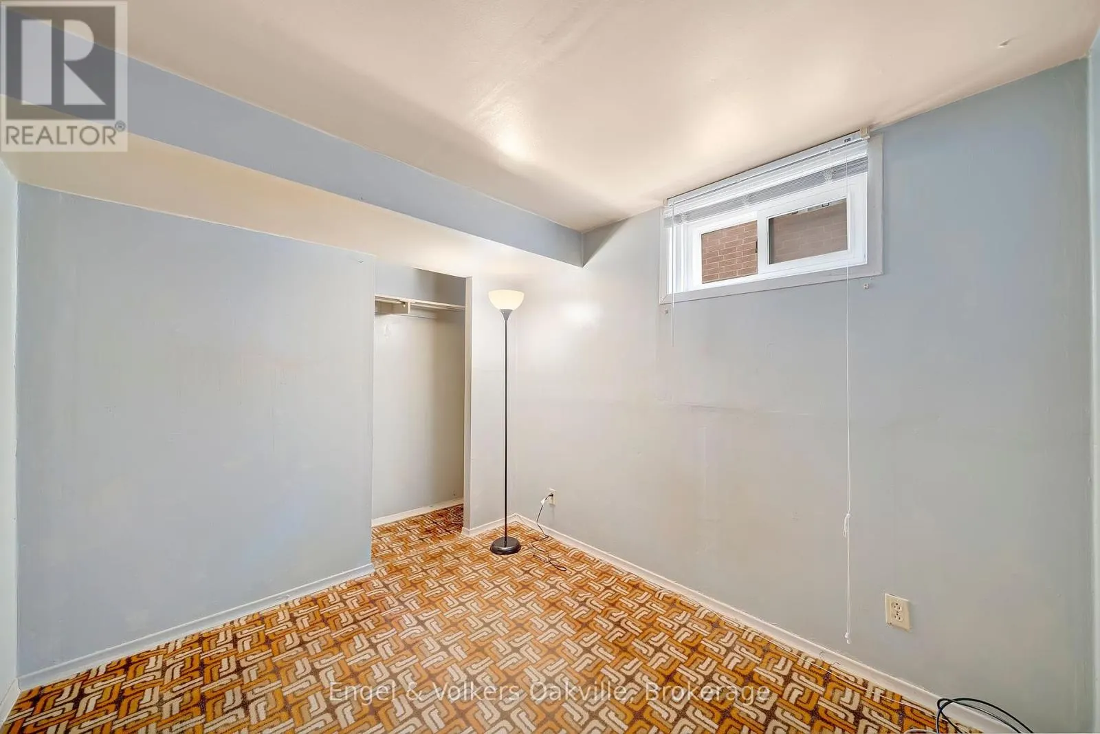 1487 KENILWORTH CRESCENT