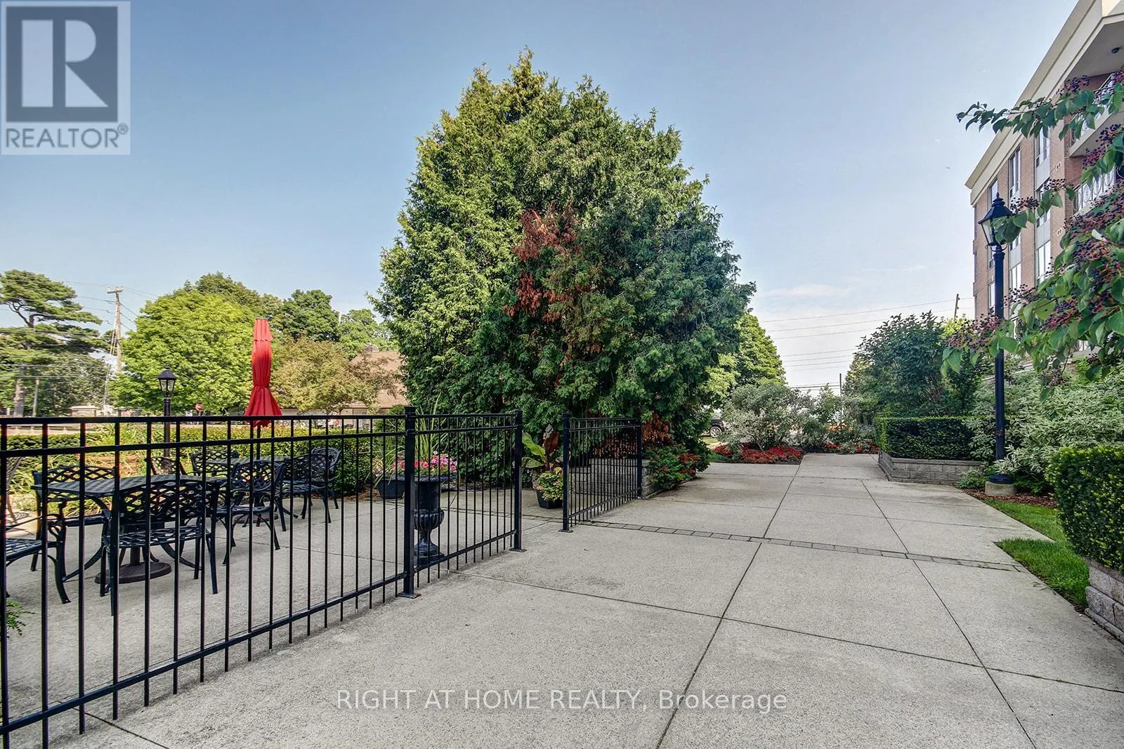 1409 - 100 BURLOAK DRIVE