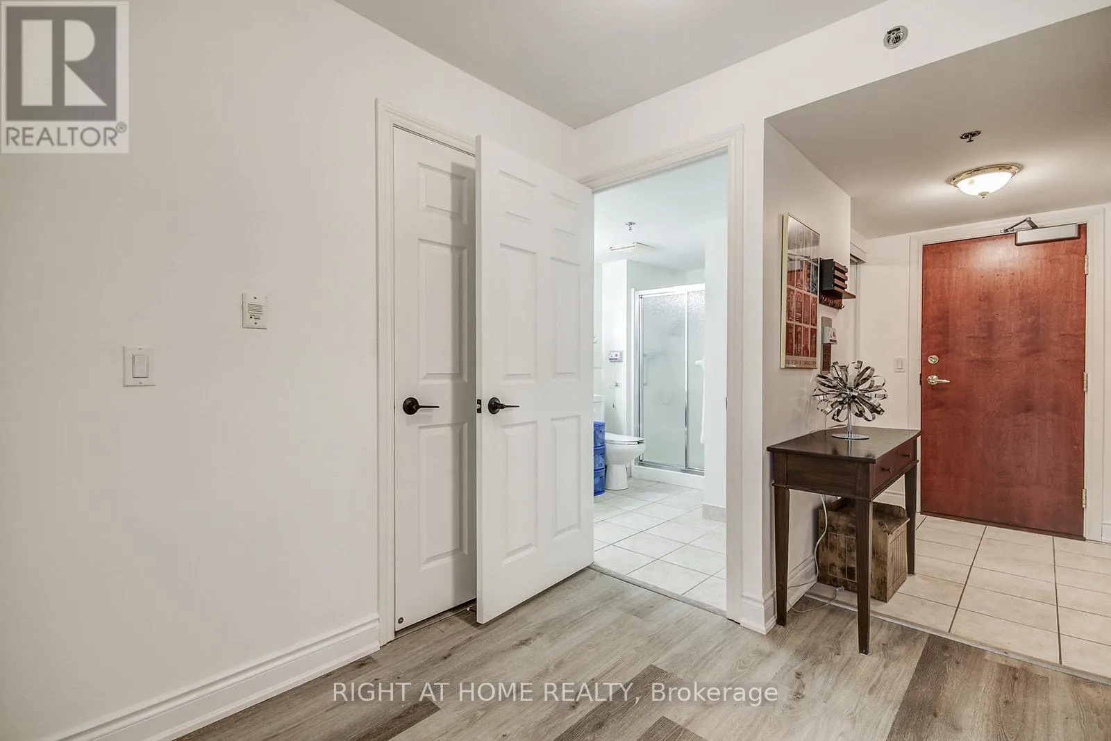 1409 - 100 BURLOAK DRIVE