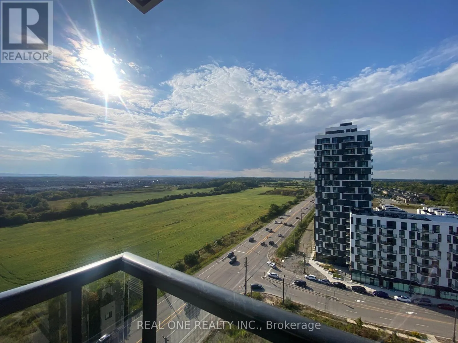 1404 - 3079 TRAFALGAR ROAD