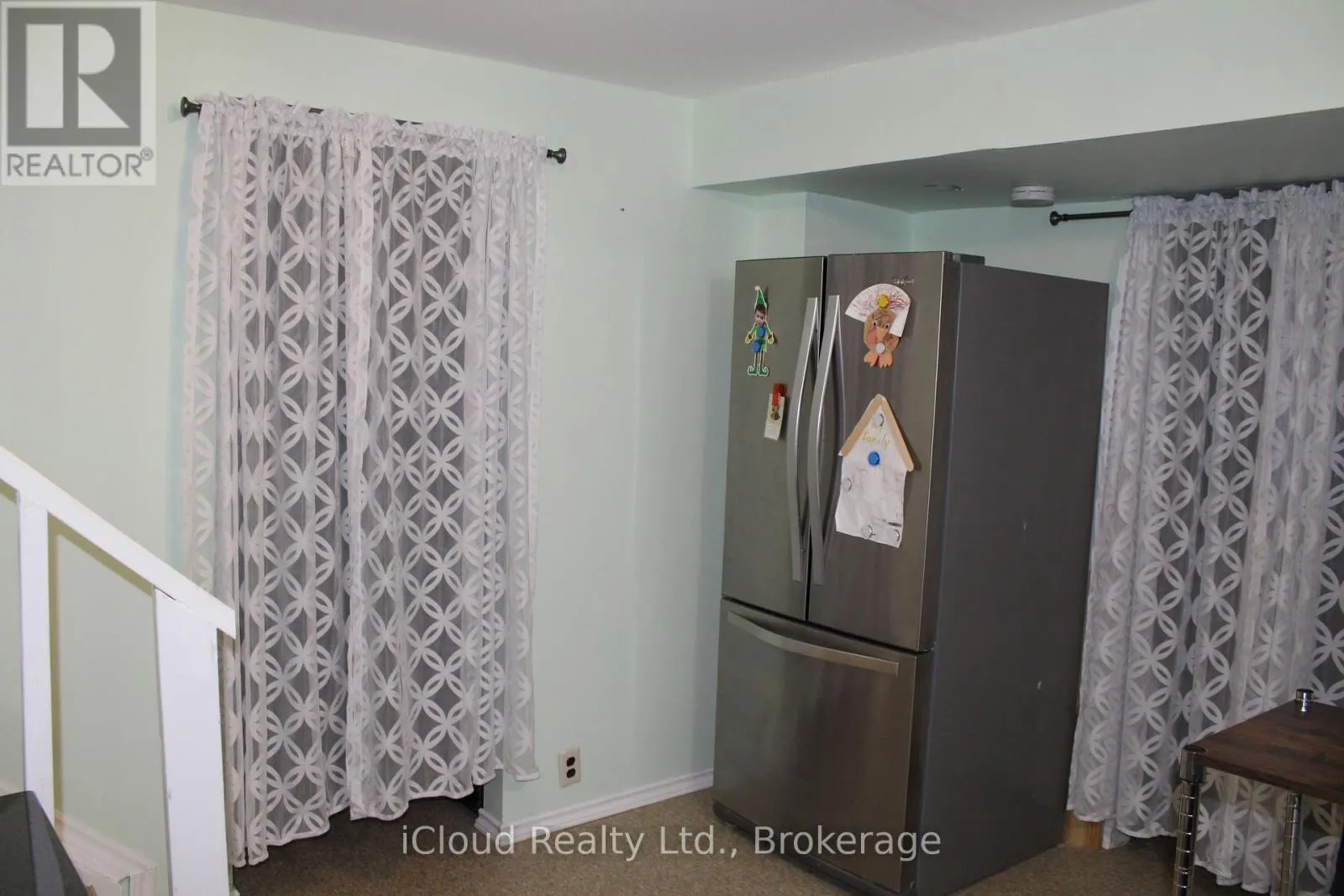 42 LINDRIDGE AVENUE