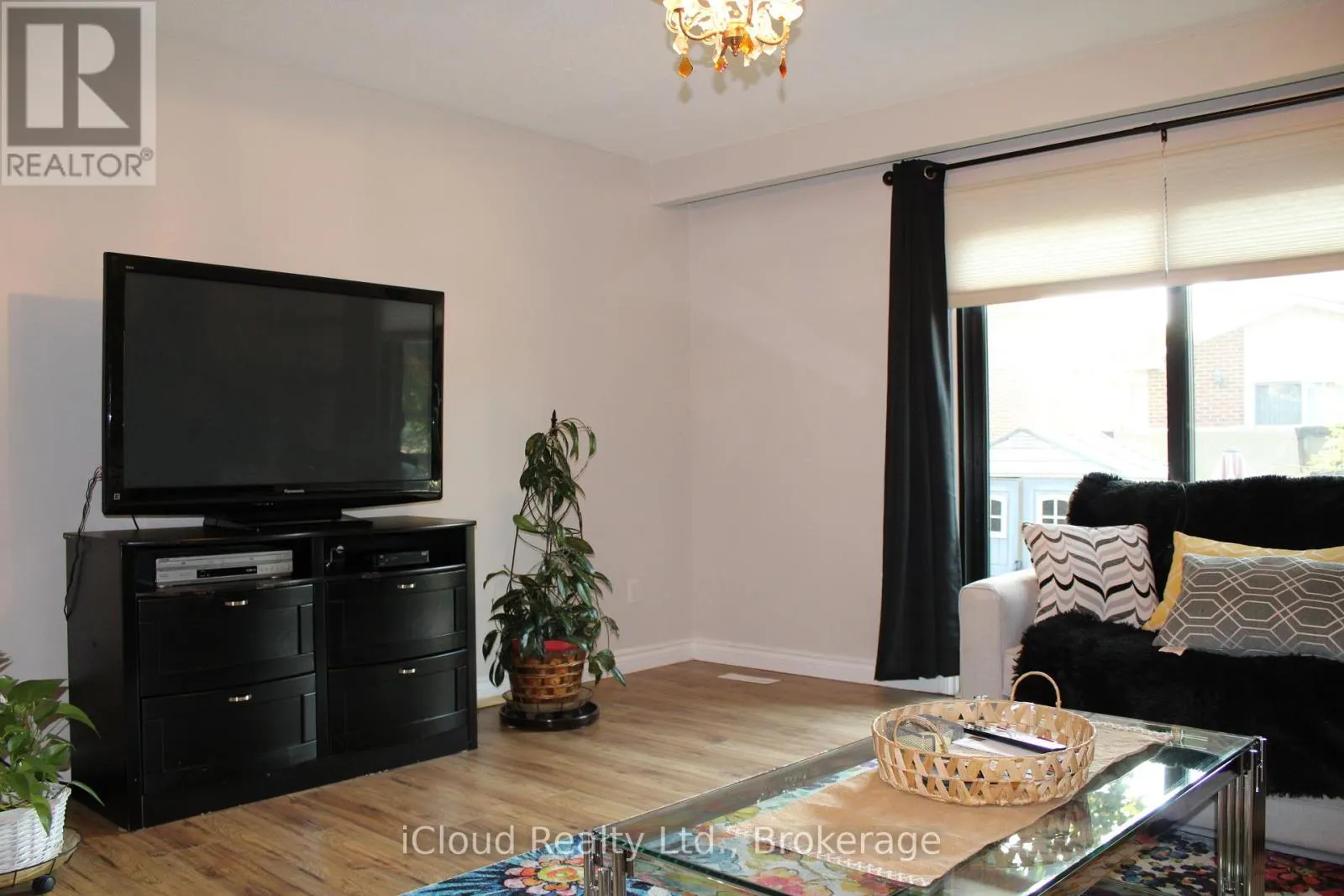 42 LINDRIDGE AVENUE
