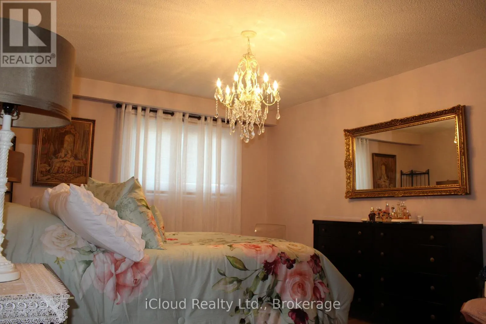 42 LINDRIDGE AVENUE