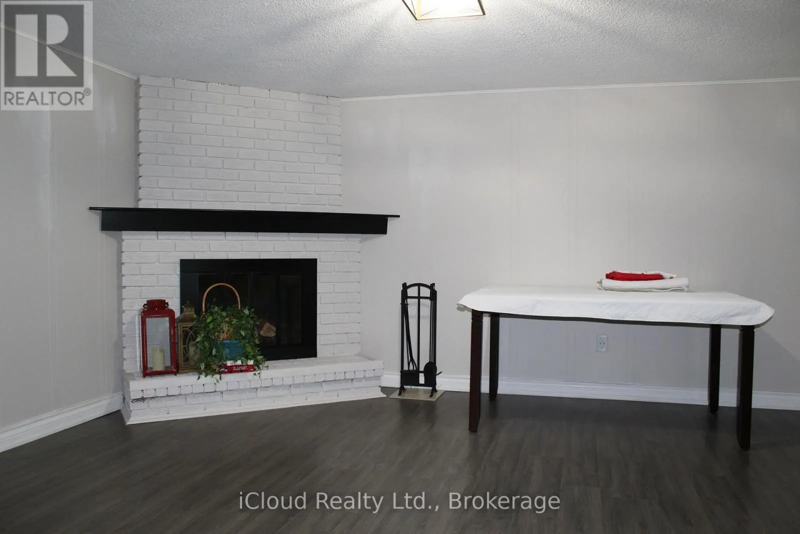 42 LINDRIDGE AVENUE