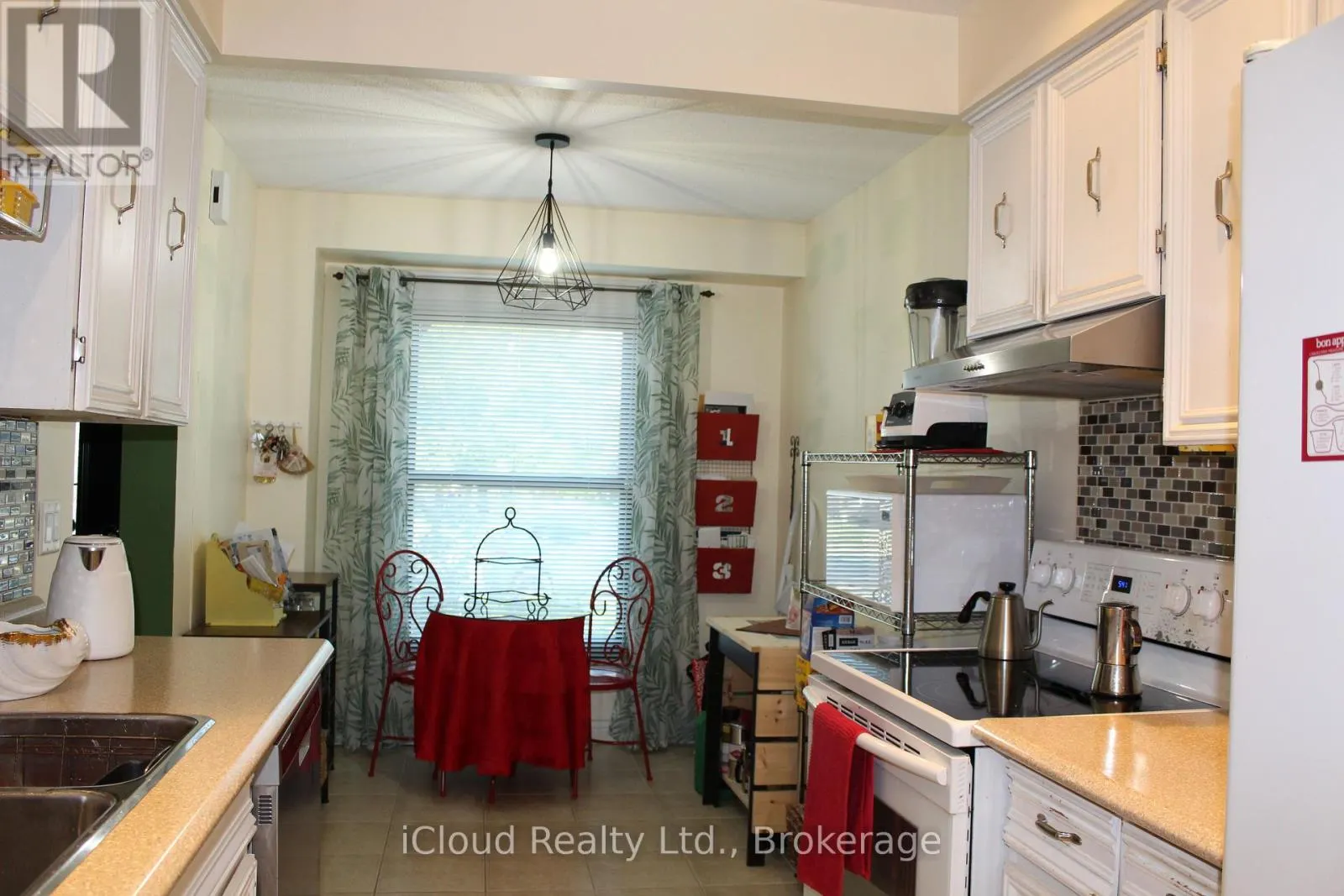 42 LINDRIDGE AVENUE