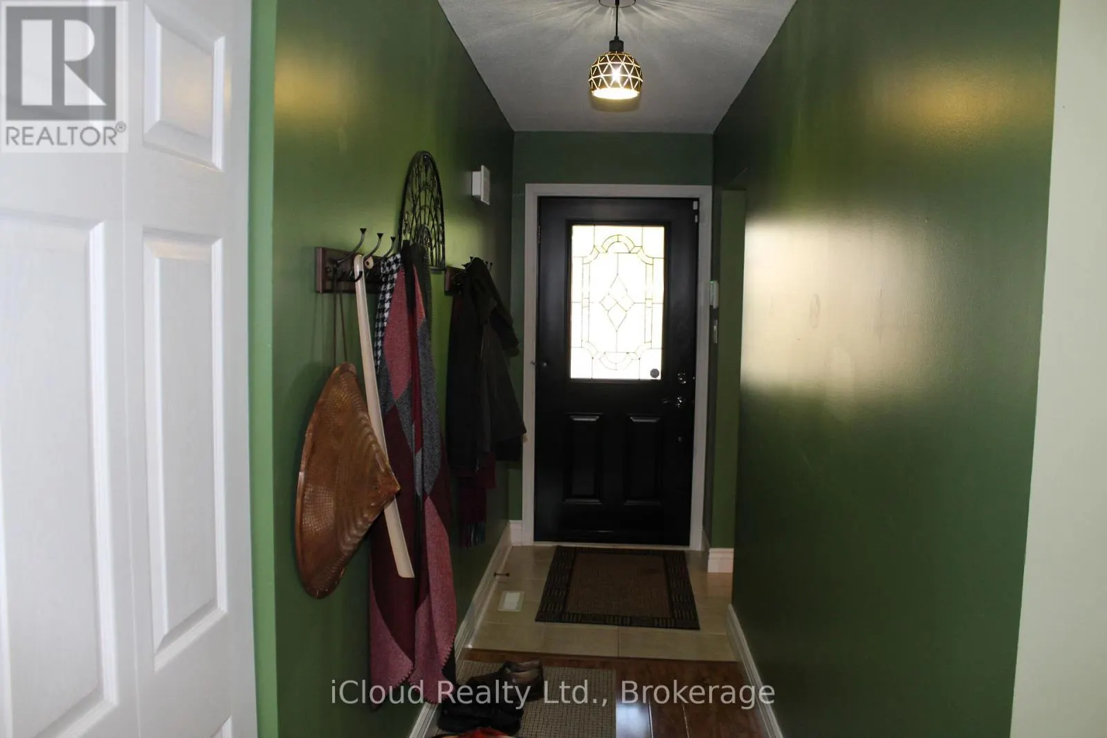 42 LINDRIDGE AVENUE