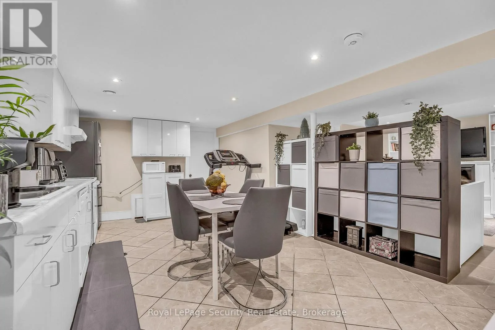 7 AVALON AVENUE