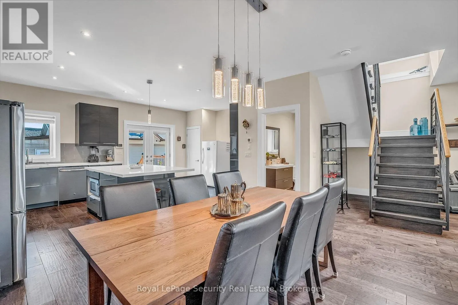 7 AVALON AVENUE