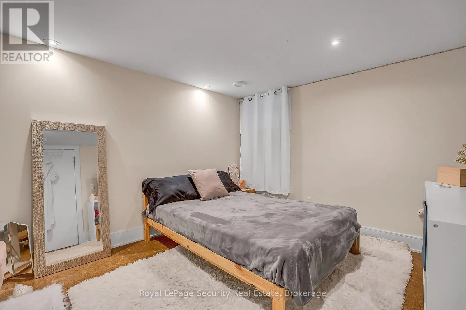 7 AVALON AVENUE