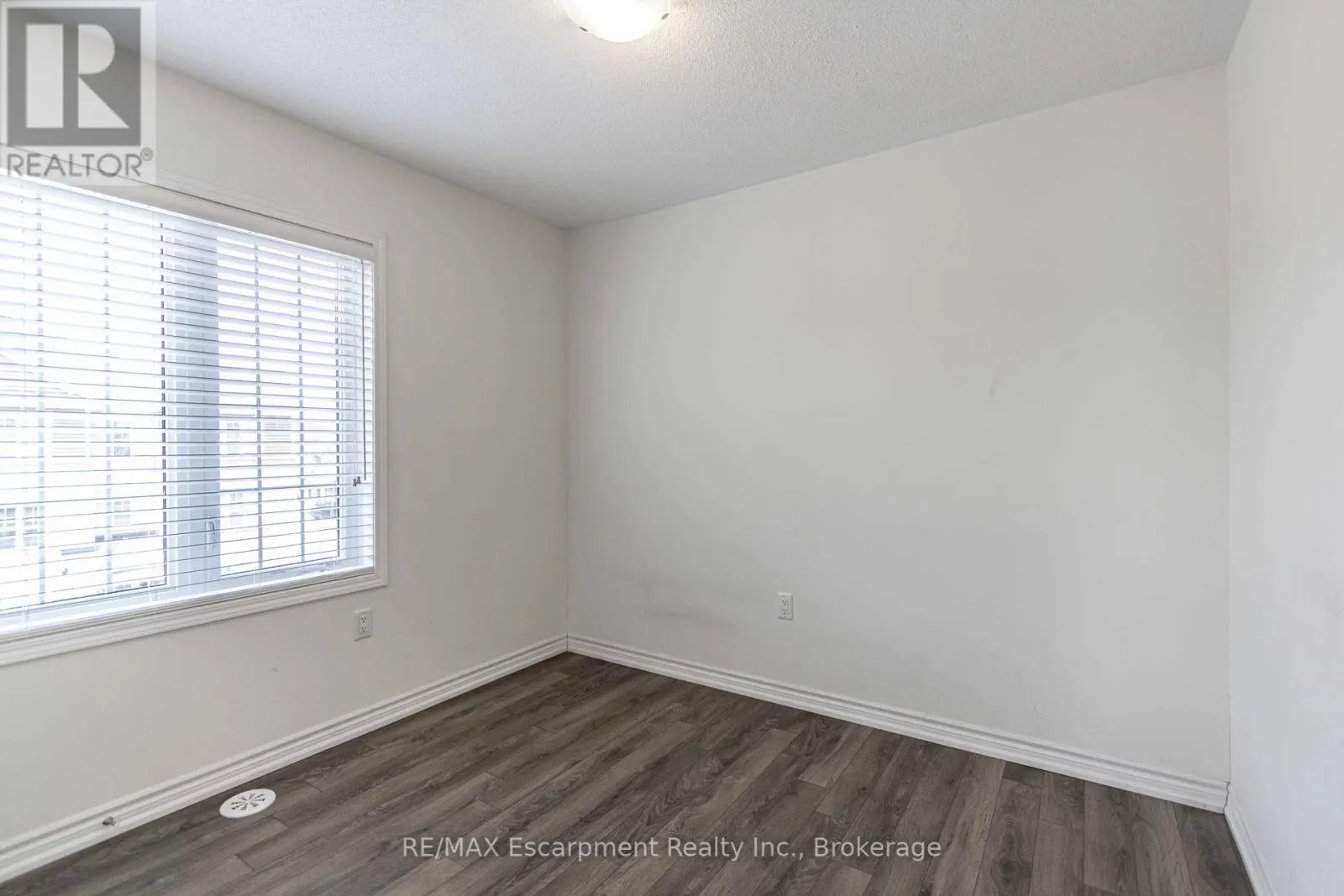 555 ALLPORT GATE