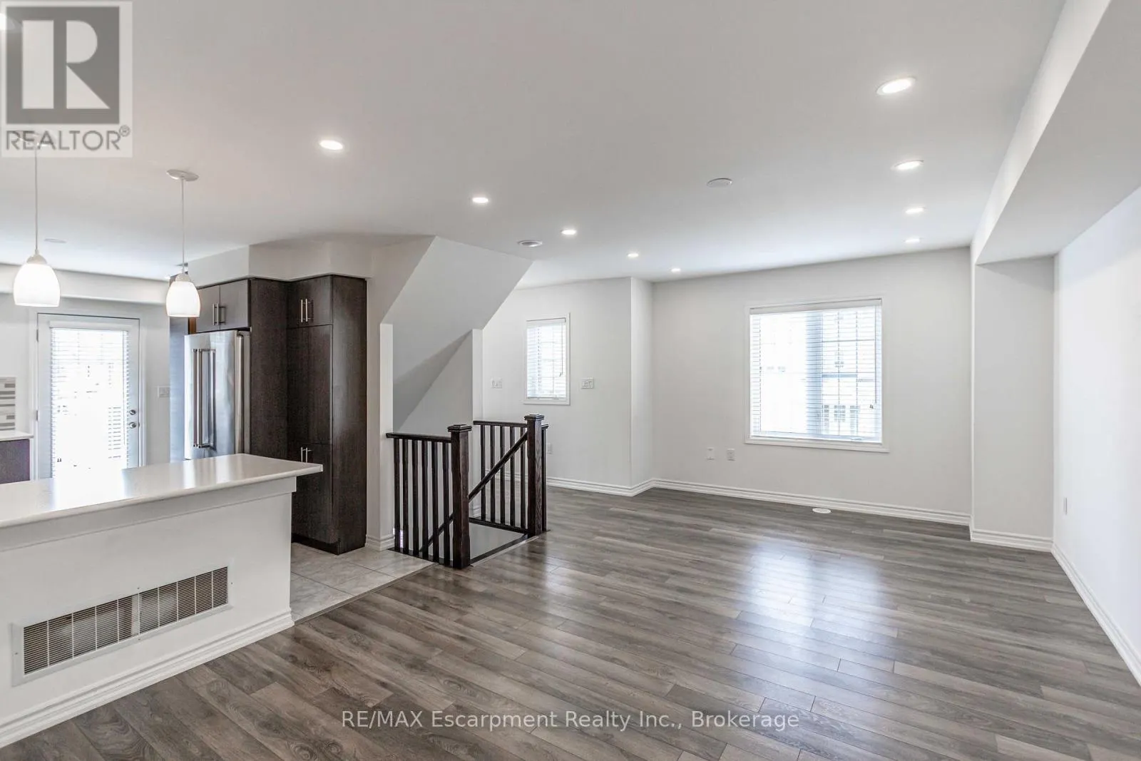555 ALLPORT GATE