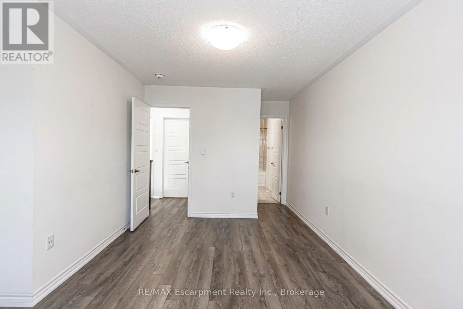 555 ALLPORT GATE