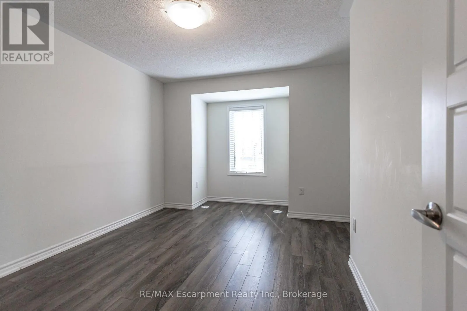 555 ALLPORT GATE
