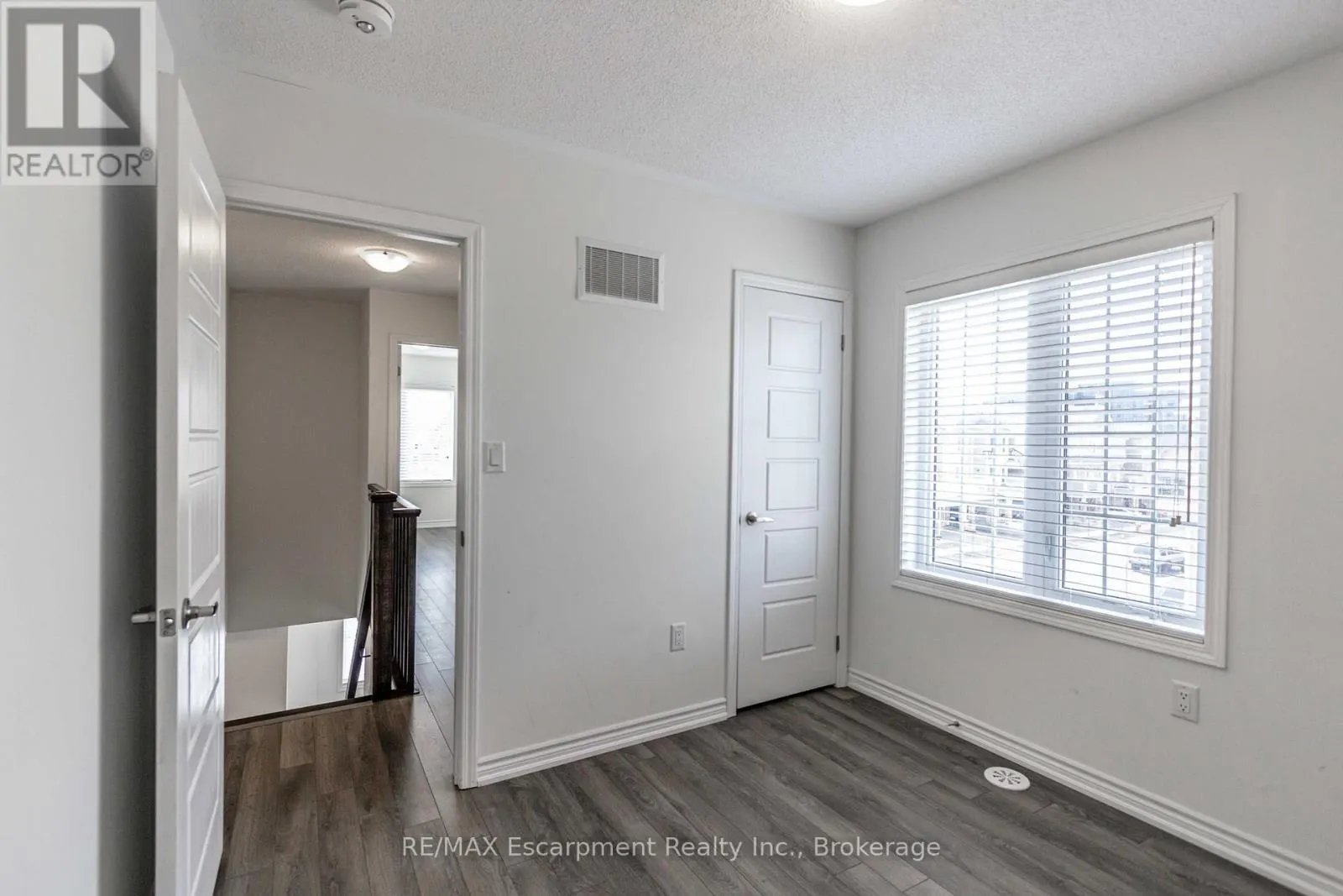 555 ALLPORT GATE