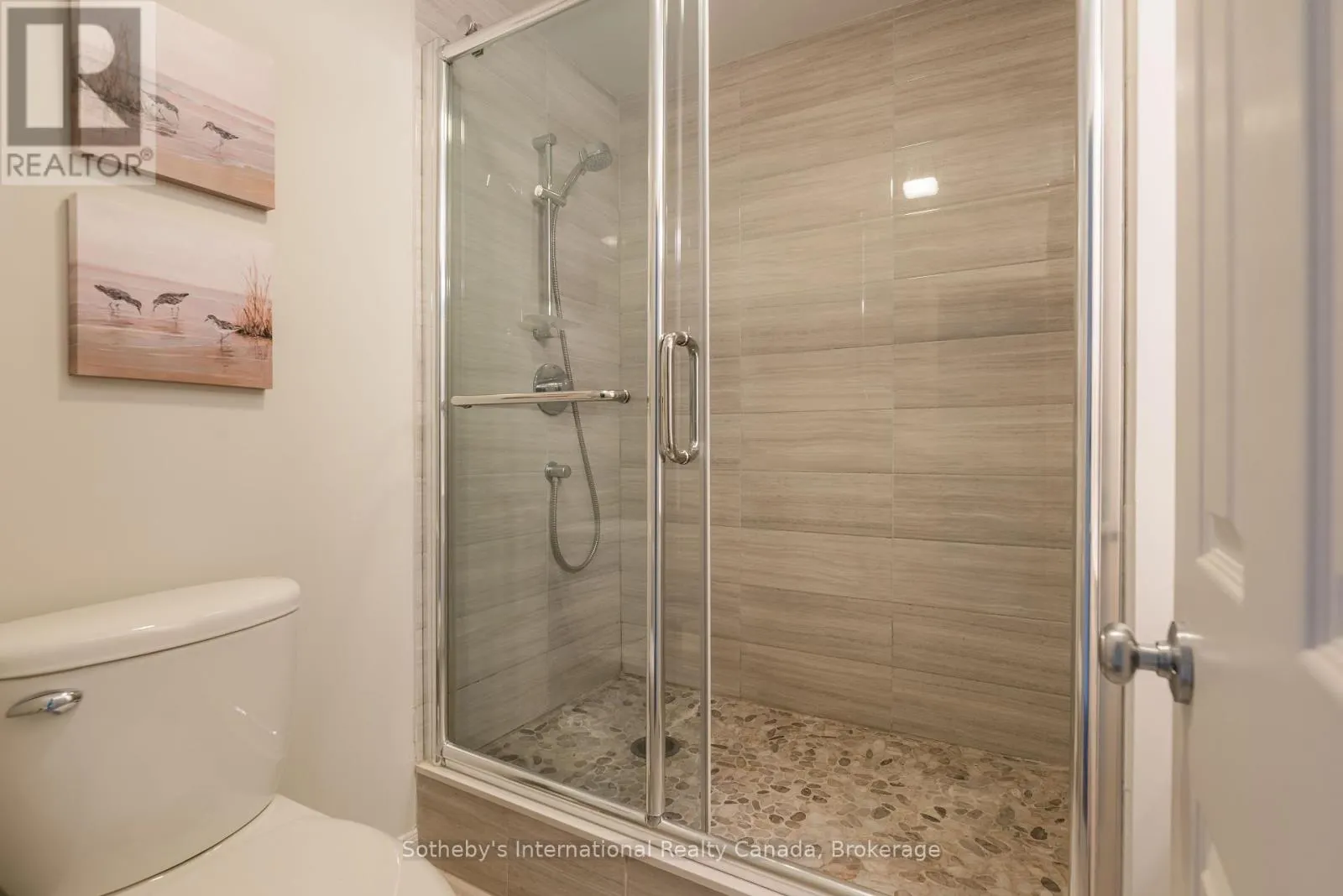 2068 WATER'S EDGE DRIVE