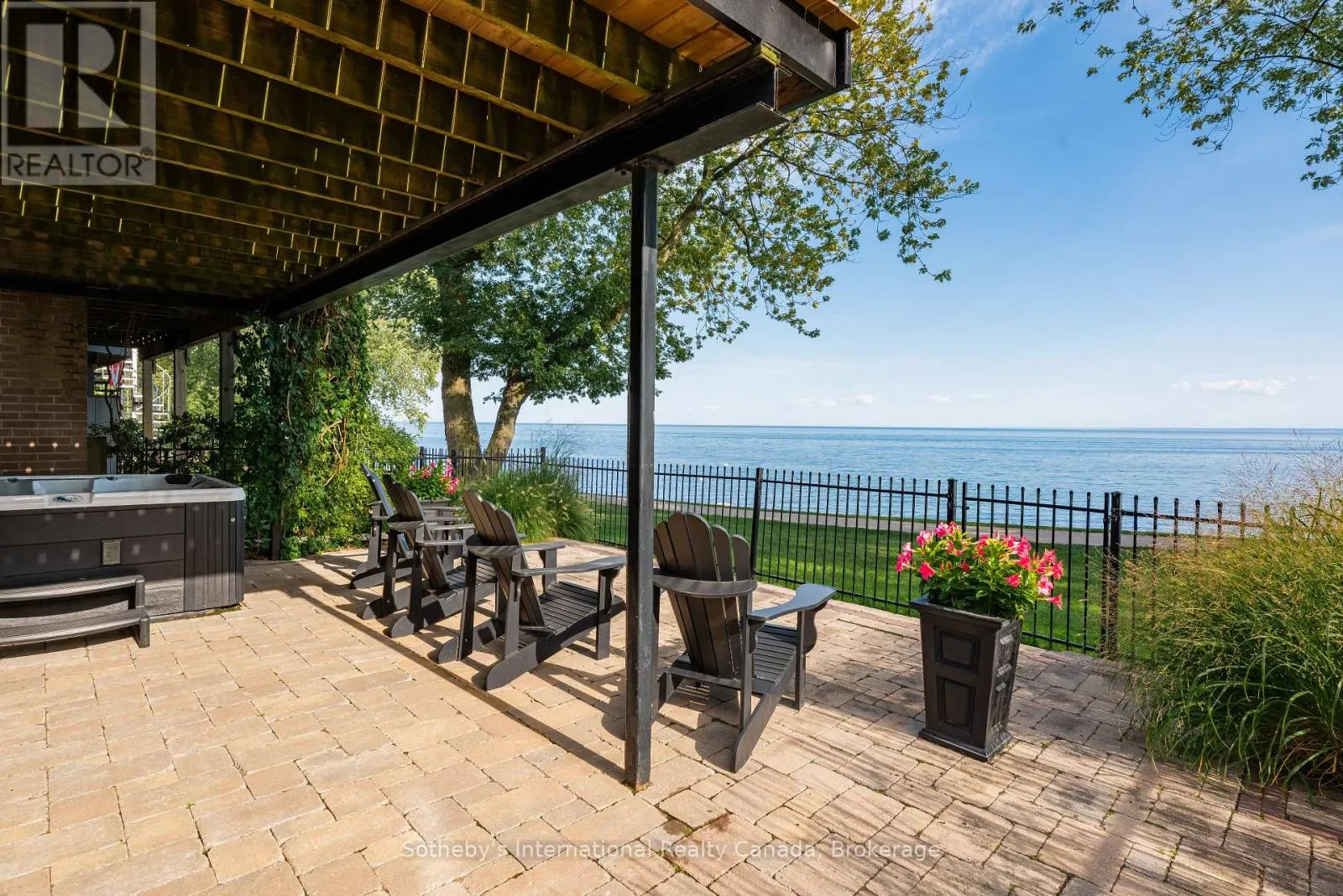 2068 WATER'S EDGE DRIVE