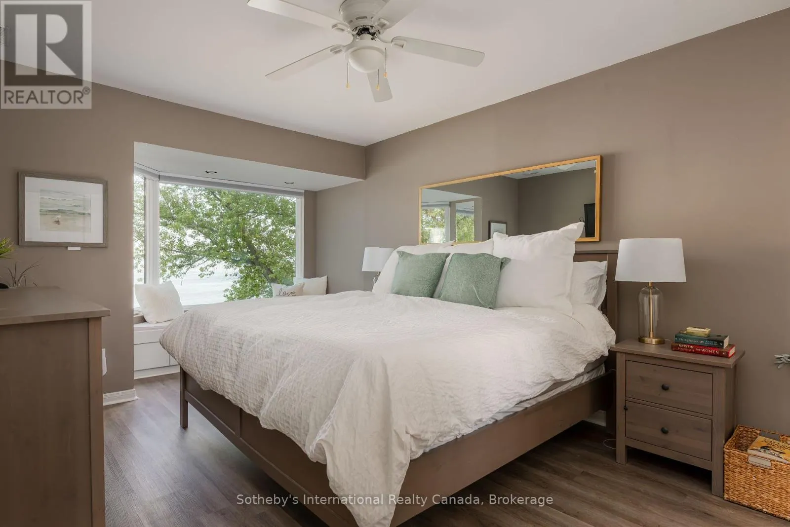 2068 WATER'S EDGE DRIVE